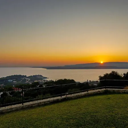Bay Villa *